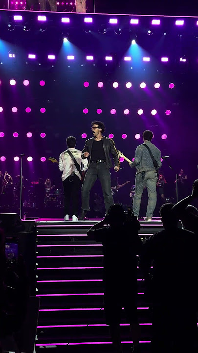 Jonas Brothers - Lovebug (Live in Melbourne - 2024)