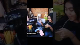 Penjaga Warkop Viral Di Surabaya