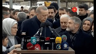 Bakan Nebati, deprem bölgesinde kameralar önünde kendisine yer bulamadı