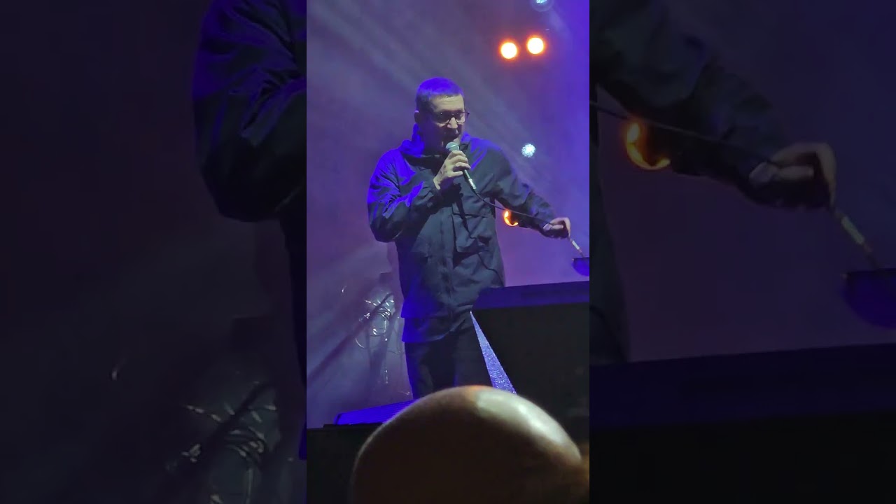 Paul  Heaton  (Caravan of love) 6/12/24 .MnS Arena Liverpool. vid by peter kevan.