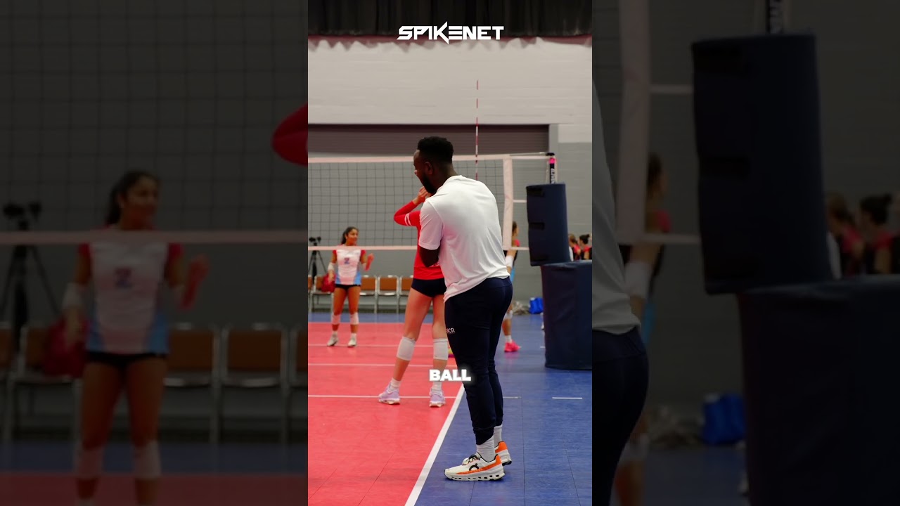 Coaching Playing Volleyball コーチングバレーボール Head coach Chelsea Wade shares her joy about coaching her 10s team