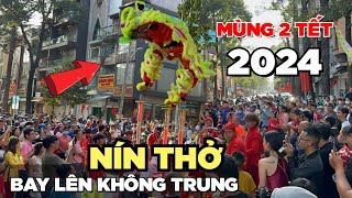 Thót Tim Quá Hồi Hộp Hàng Ngàn Người Vây Kín Lì Xì Đầu Năm Mới Múa Lân Mai Hoa Thung