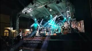 LUSIANA JELITA SELIMUT BIRU-OM-ADELLA NCLH CREW MADURA