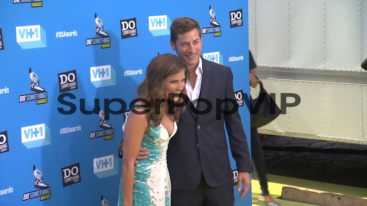 Sophia Bush, Dan Fredinburg at 2013 Do Something Awards o...