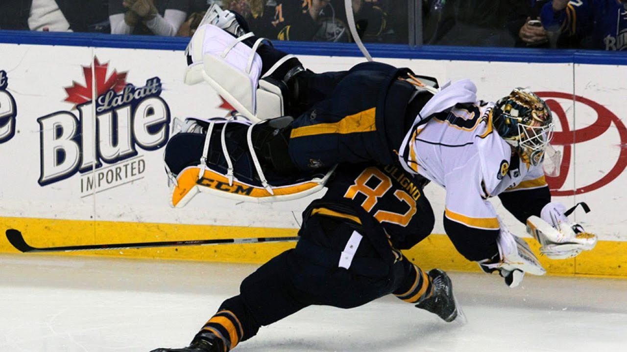 nhl goalie gets hit