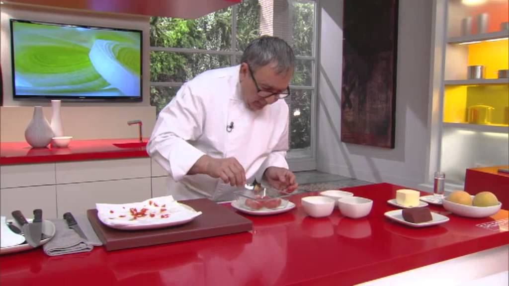 Llom de tonyina amb préssec i tomàquets