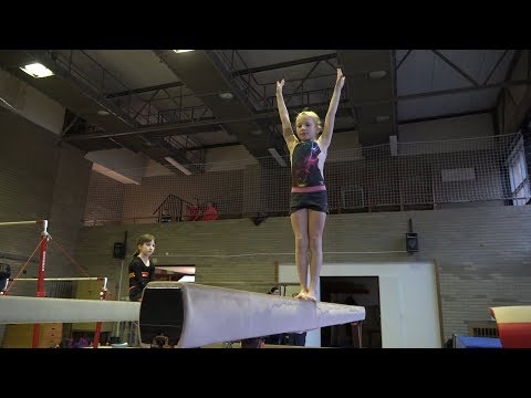 Video: Je Možné, Aby ženy Cvičily Sportovní Gymnastiku