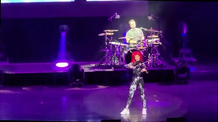 Lindsey Stirling - First Light @ Salle Wilfrid-Pel...