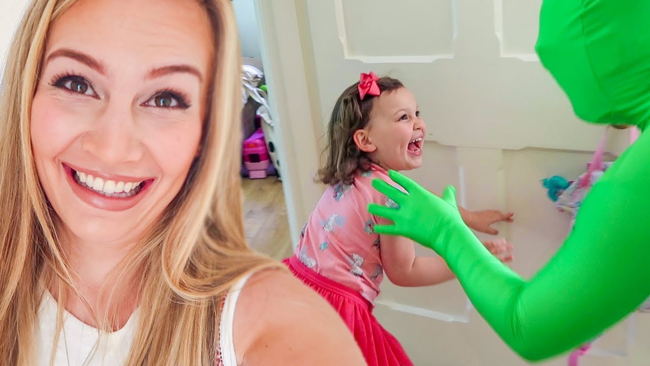 kids anka SCARING THE KIDS PRANK!!