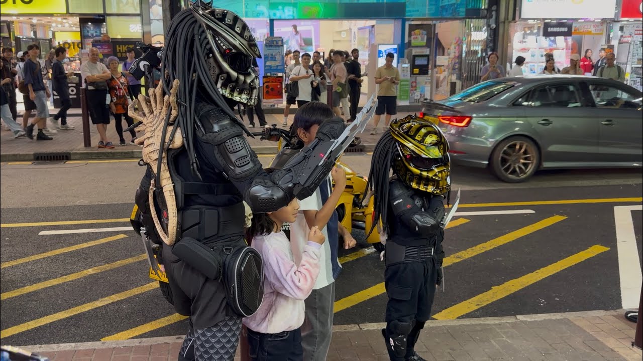 Predator and Predator Junior meet you in the city