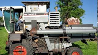 Gleaner F2 Soybean Special Combine - Selling on BigIron Auctions