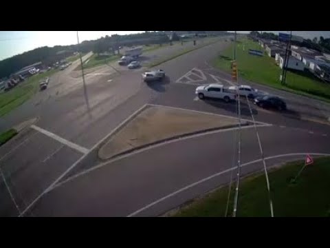 Alabama: Red Light Runner T-Bones Innocent Driver At High Speed - YouTube