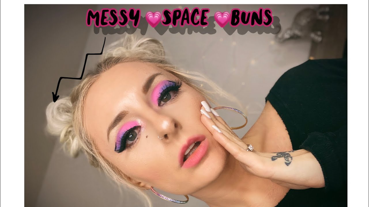 How To: messy space buns - YouTube