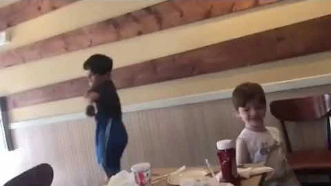 Dancing at ihop!!