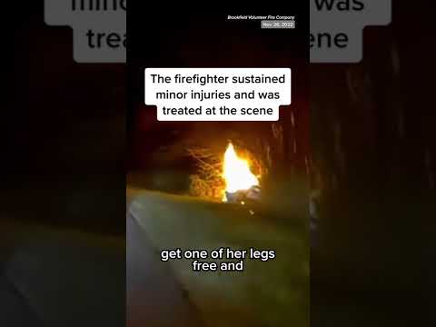 Off-Duty #Firefighter Pulls Woman From A Burning Car