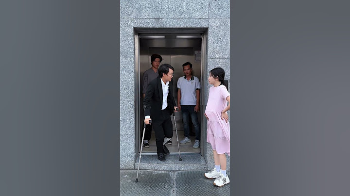 Help pregnant girl take the elevator [CONDA NGUYEN] #condanguyen #kindness #goodman #help #respect