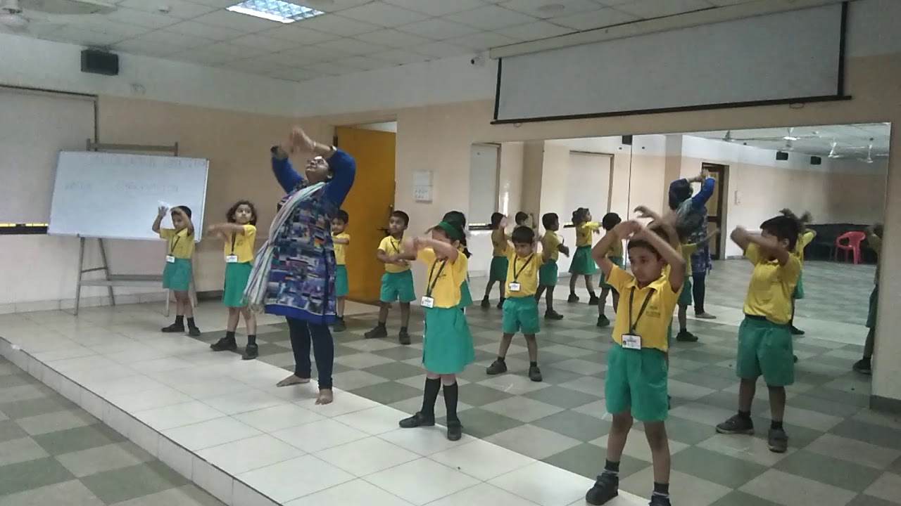 Papa kehte hain in Pune school choreographed by Bidushi Deb