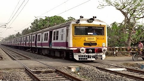 Honking 12 Coach EMU Train Skipping Through Busy Level Crossing | Eastern Railways Local Train