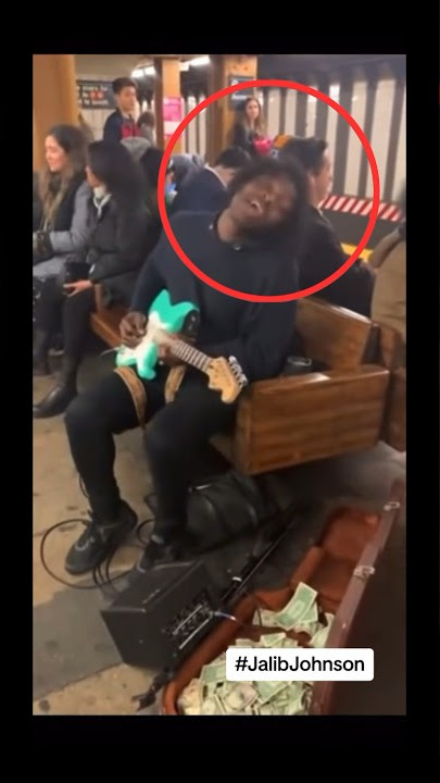 He shocked the Subway😲 #shorts #songswithlyrics #subway #busker #tiktoksinger #singingtiktok