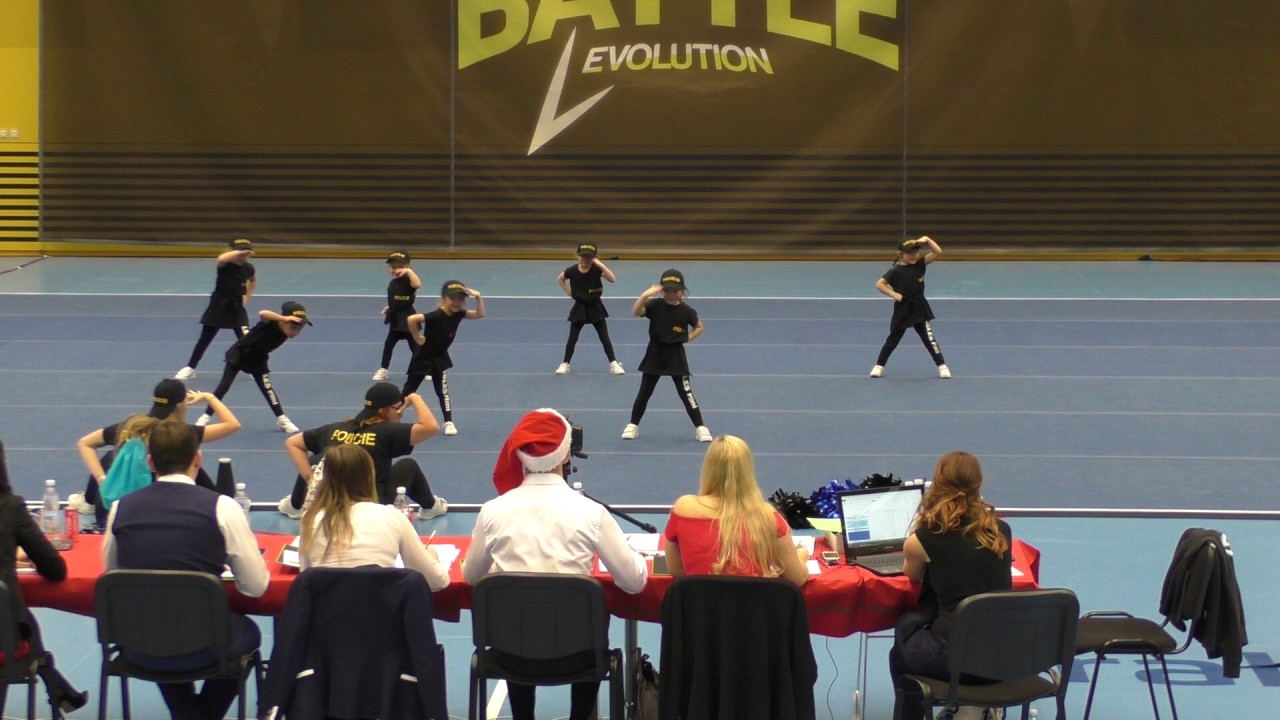 MINI EAGLES Evolution Cheer Battle 2016 YouTube