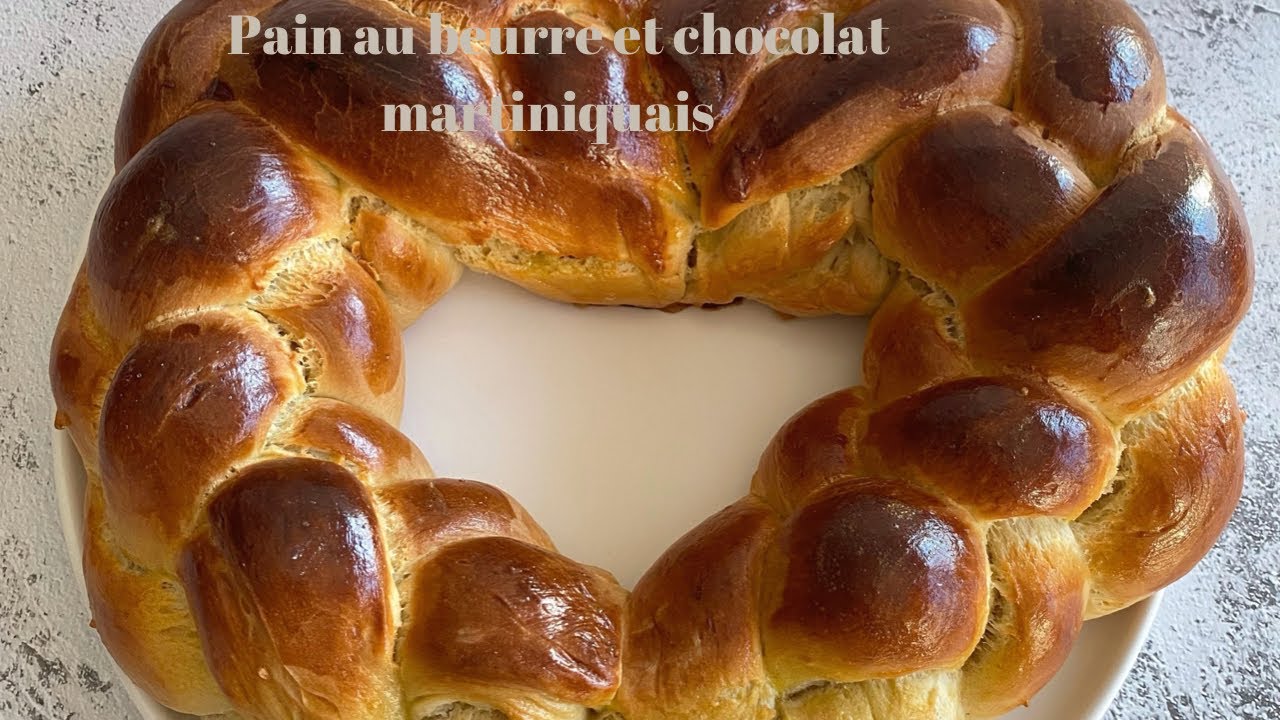 CallMeMadly on X: Loin des débats pains au chocolat vs chocolatines, le  pain au beurre chocolat martiniquais est une institution, un breuvage divin  permettant de distinguer ceux qui ont le palais fin