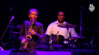 Video voorbeeld van "David Sanborn Band Live in KL - Comin' Home Baby"