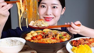 :   &      ASMR Mukbang Eating Show