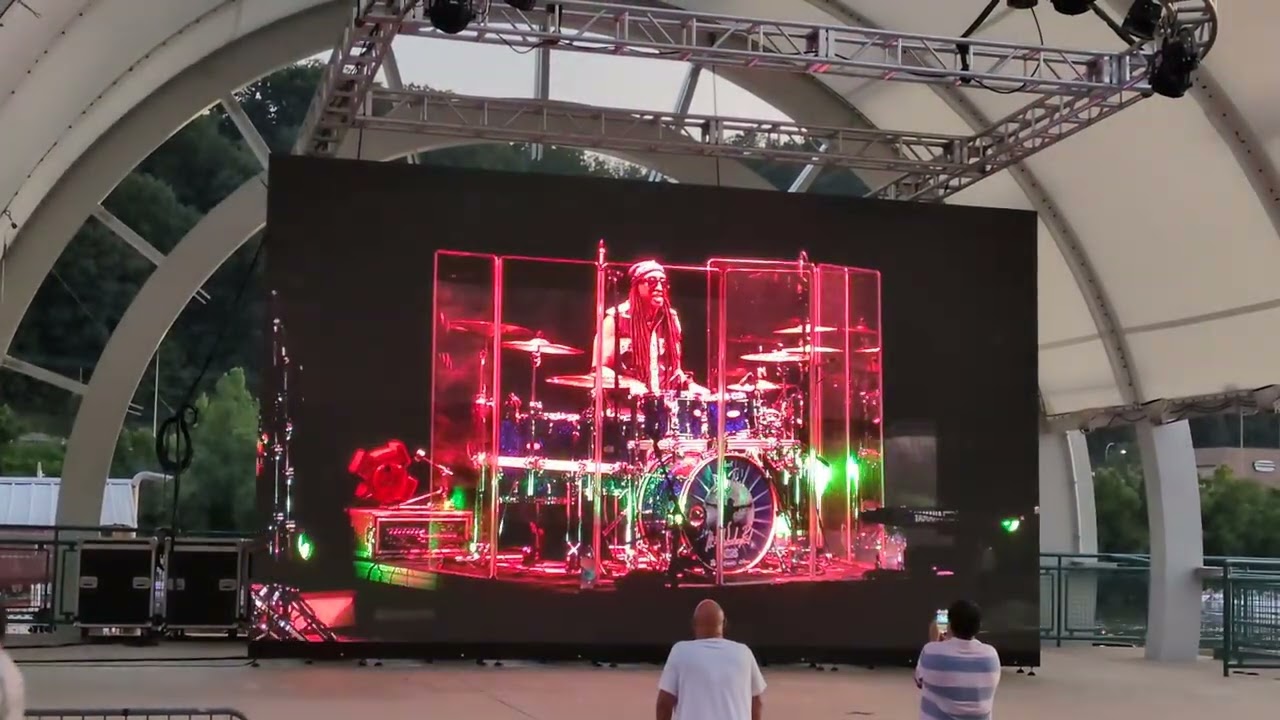 KC and the sunshine band - Dave Simmons' drum solo