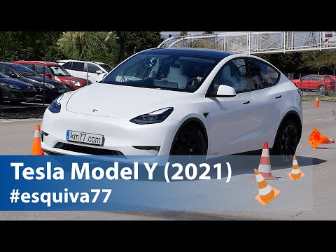 Tesla Model Y - Maniobra de esquiva (moose test) y eslalon | km77.com