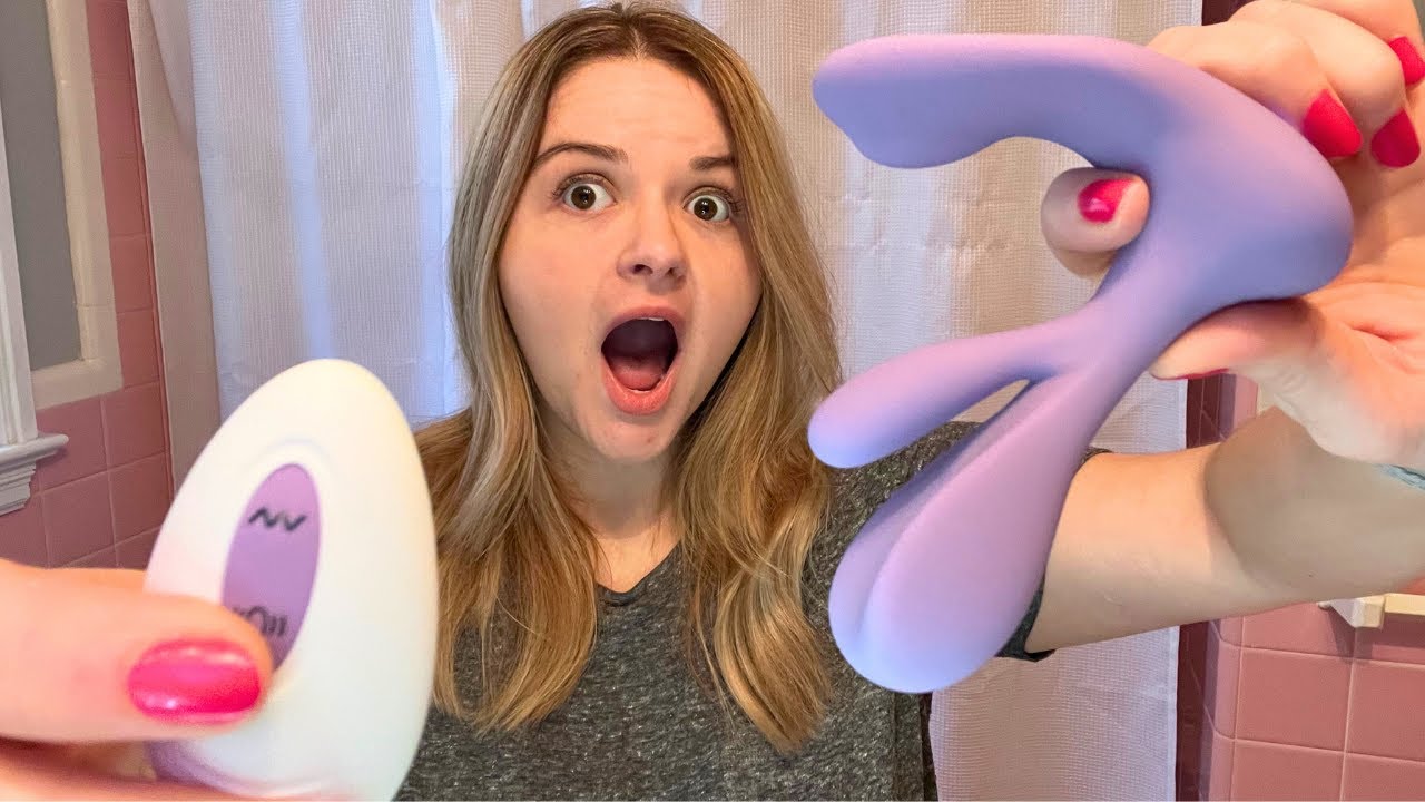 Tracy's Dog Clitoral Grinding G Spot Rotating Vibrator for Dual Stimulation Sex Toy Review (OMG)