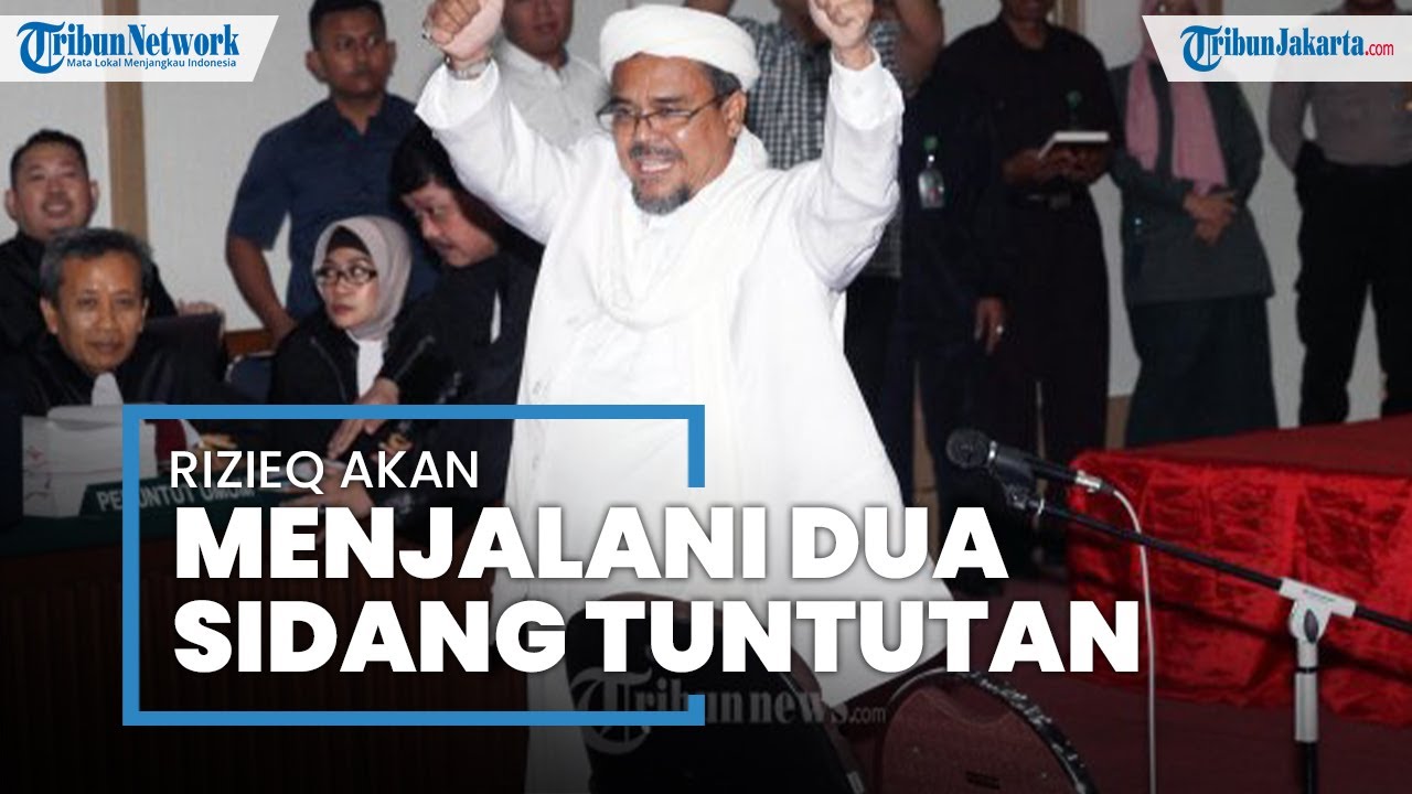 Eshik tirqishidan onasiga tikilib