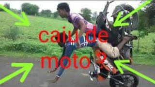 caindo de moto engraçado 2020