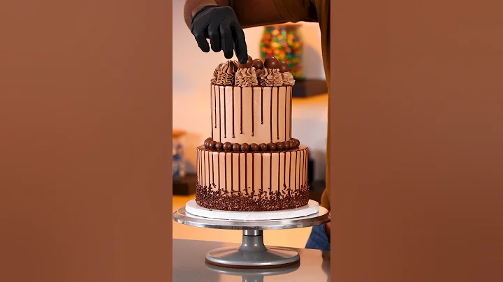 Using only the color brown to decorate this cake #shorts