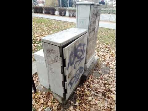 Статично електричество се нарича натрупването на електрически заряди на ...