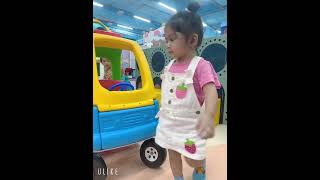 Miu Và Siêu Xe Của Cô Ấy