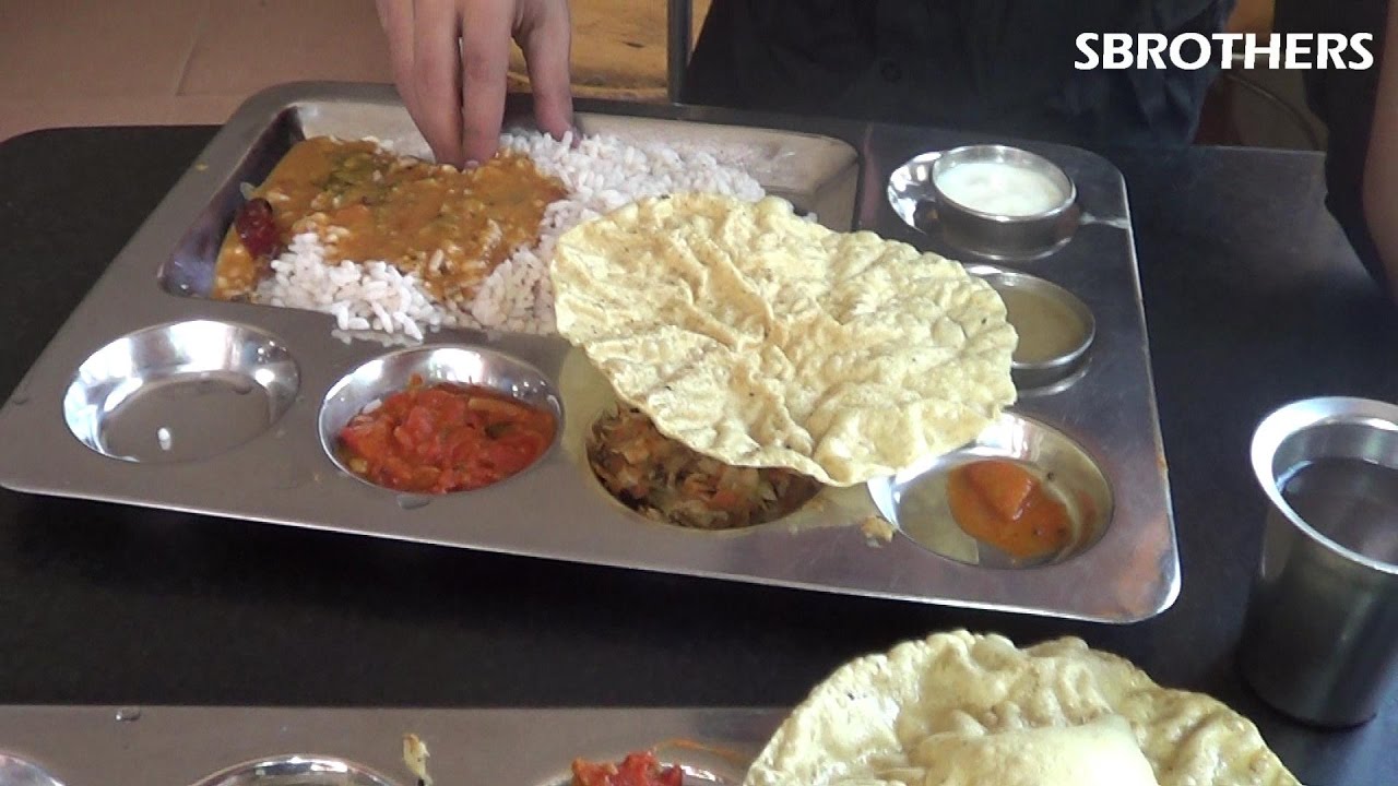 Hyderabadi Lunch - Hyderabad Food Street || Indian Street Food Tour in