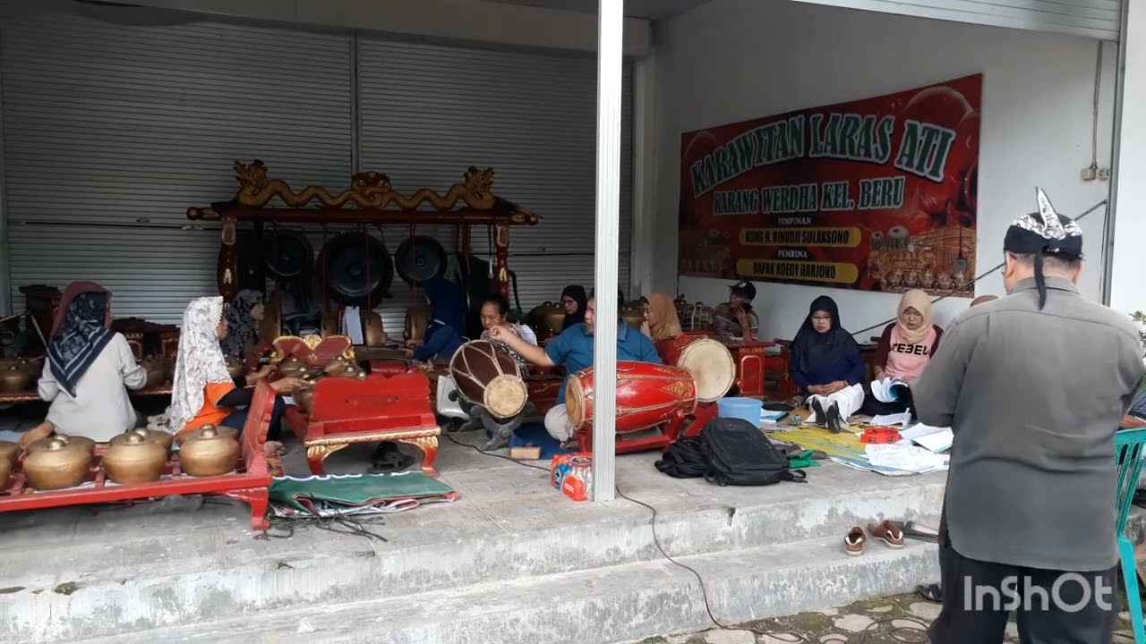 Ngrabuk yuswa...nglaras Langgam dados dangdut Kelinci ucul Ireng Manise Dadi Ati Gelo