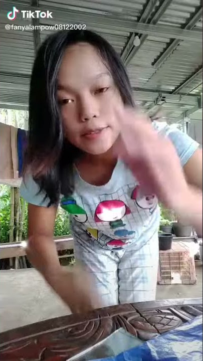 Cewek pakai baju tidur goyang di atas lantai // tik tok viral indonesia#tiktok#bajutidur#goyang