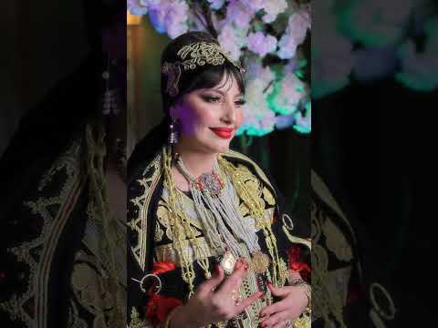     صباح الحداد مزين حنتها