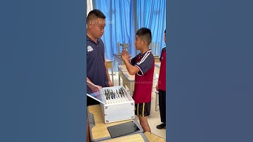 Thu hết điện thoại của học sinh