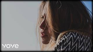 Download lagu Lyra - I Regret Loving You ( Song)