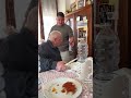 nonno faustino arrabbiato starnutisce