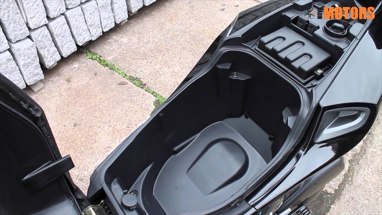 Peugeot Speedfight 4 - Helmfach - YouTube