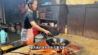 贵州小潘的农村生活，到地里随便摘点菜，简单的一餐