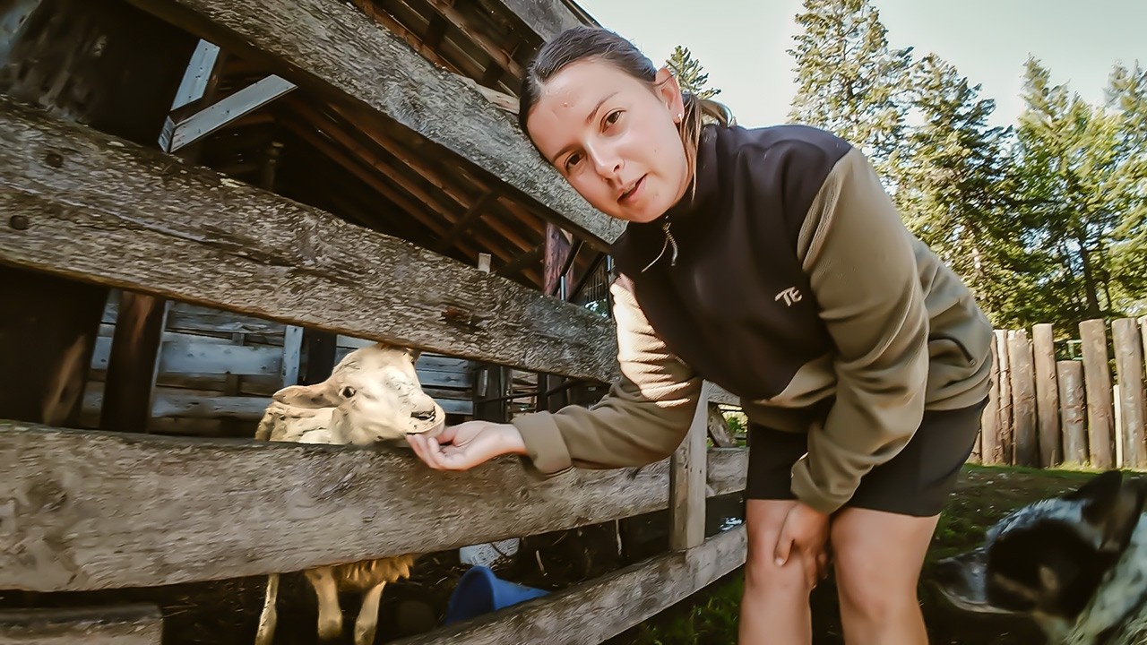 21. SOLA en su GRANJA de Canadá ❄️| Bikepacking to Argentina