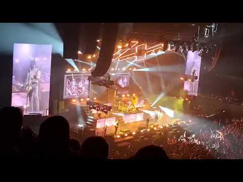 @IceNineKills : walking on Sunshine in OVO Arena Wembley London 12th December 2025