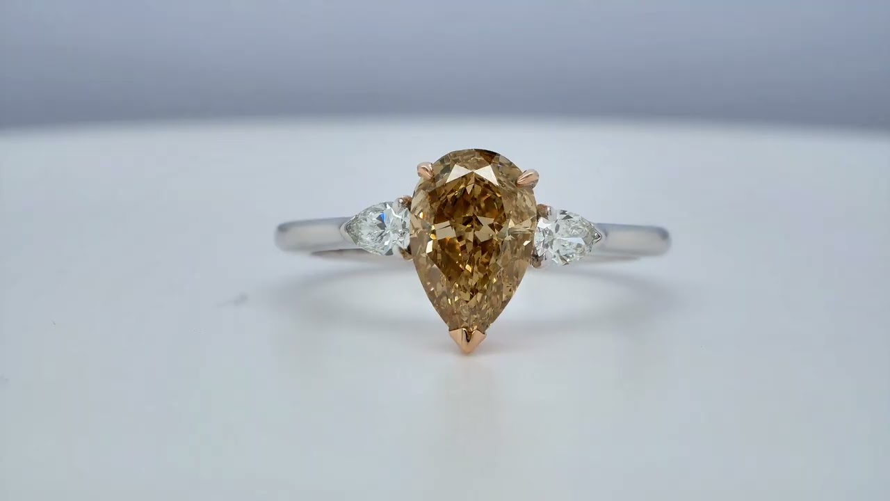 Inspirez-Vous - Nouvelle Collection De Bijoux En Diamant 2025 32 - Orogem Jewelers 1.55 Carat Pear Cut Fancy Brown Yellow Diamond Ring Gia Certified In 18K White - Orogem Jewelers