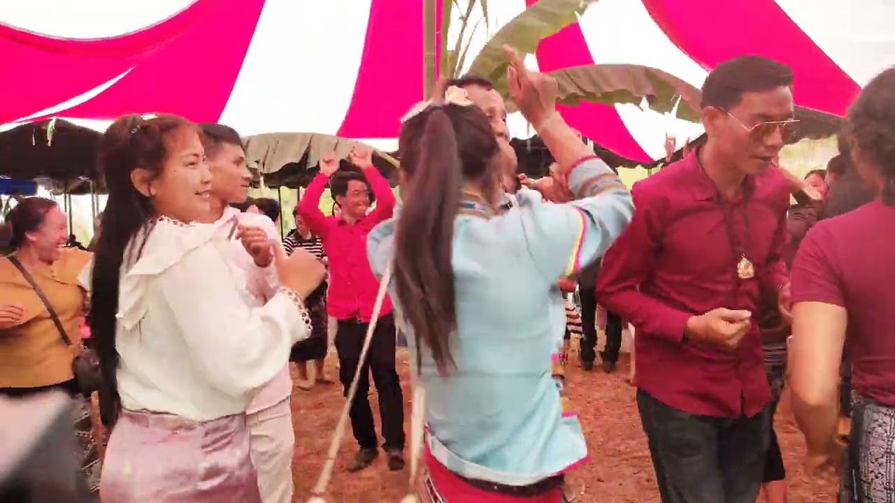 ເສບສົດ ແຫມຫລົງສັນຍາ/ຮ້ອງໂດຍ:ທອງສະຫວັດ ຖີ່ນເມືອງແບງ/เสบสด แหมหลงสันยา