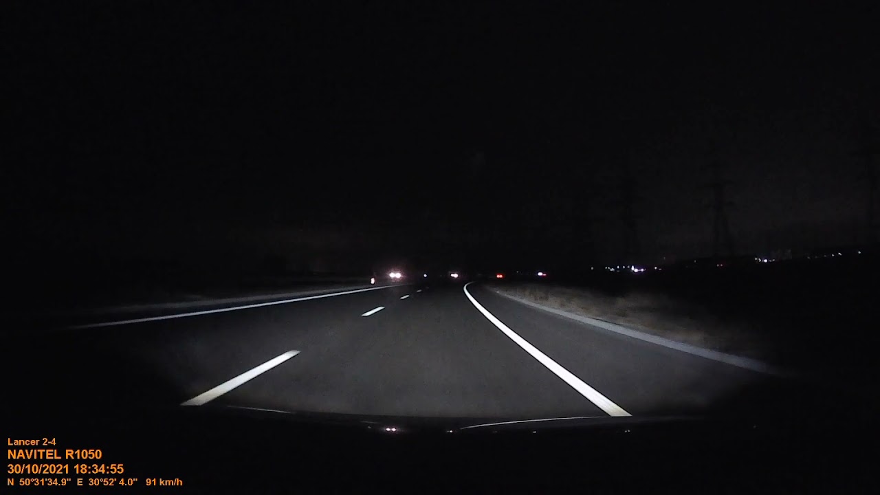 Как светят фары Mitsubishi Lancer X - YouTube