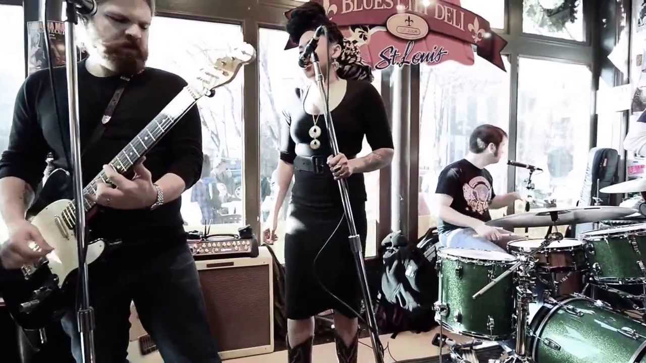 Nikki Hill Band at the Blues City Deli - The Girl Can't Help It